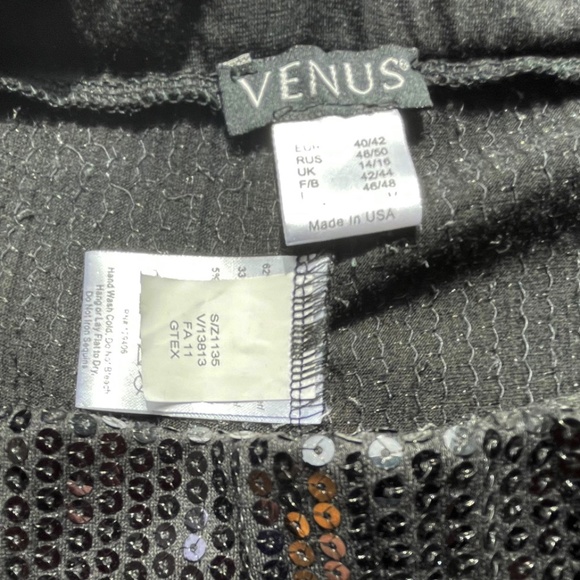 VENUS black sequin shorts | Large - Picture 3 of 13
